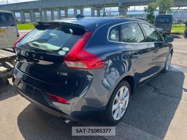 Volvo V40 2020-02 353026-2