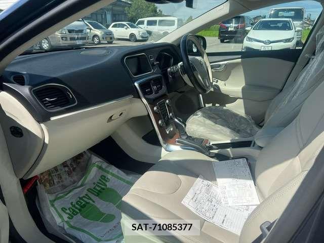 Volvo V40 2020-02 353026-7