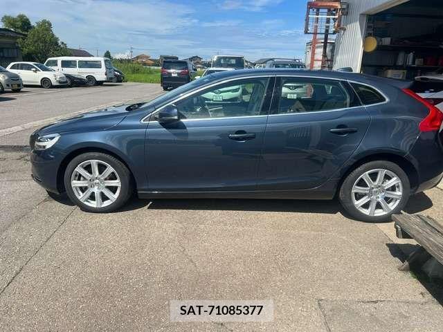 Volvo V40 2020-02 353026-1
