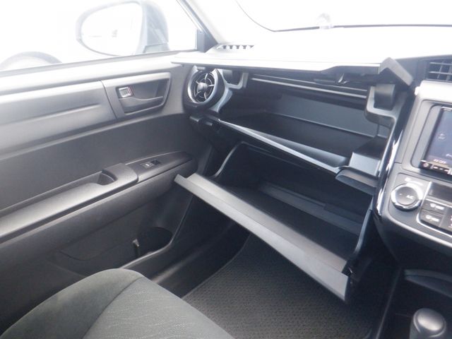 Toyota COROLLA AXIO 2018-09 22774-5