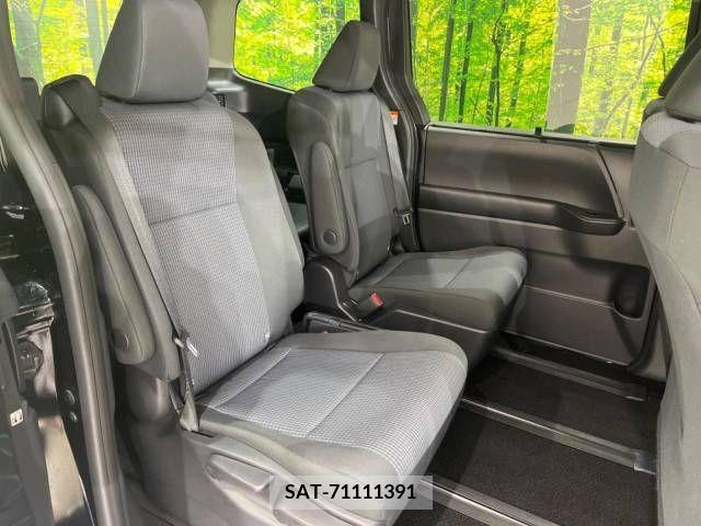 Toyota NOAH 2023-04 383080-9
