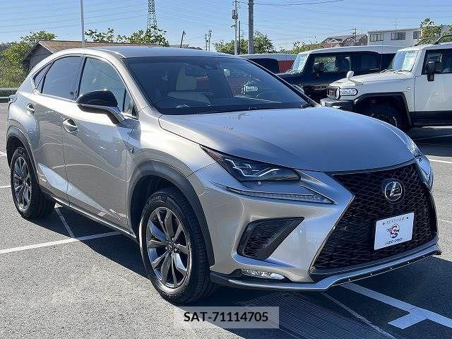 Lexus NX 2018-03 275696-16