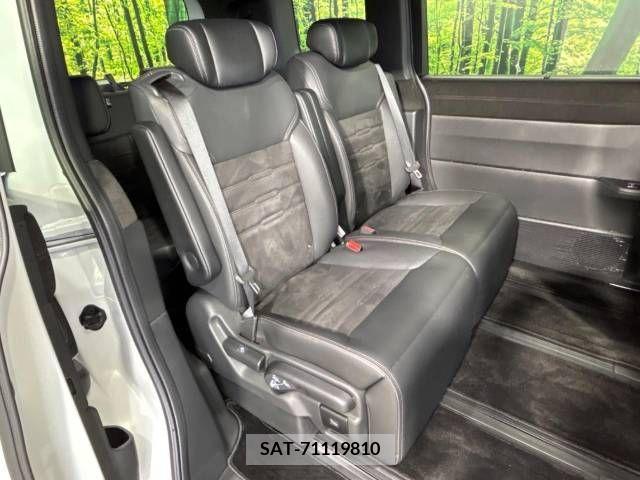 Honda e 2023-11 339191-9