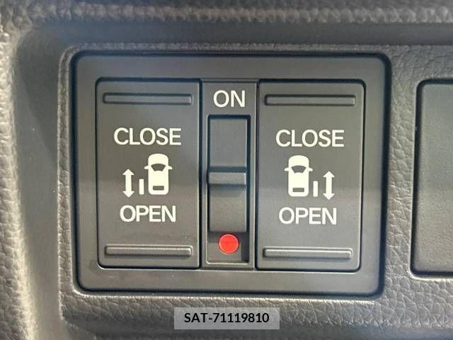 Honda e 2023-11 339191-4
