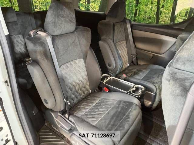 Toyota ALPHARD 2018-11 258961-11
