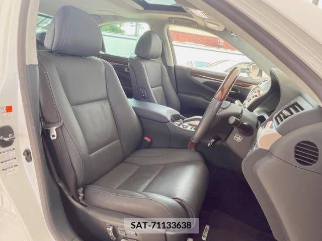 Lexus LS 2016-12 391872-9