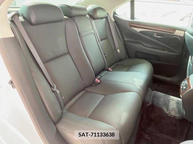 Lexus LS 2016-12 391872-10
