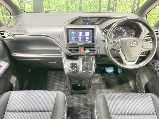 Toyota VOXY 2015-02 193408-1