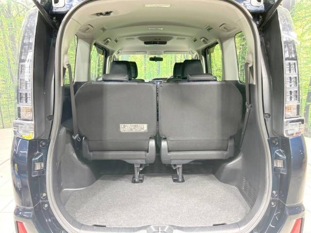 Toyota VOXY 2015-02 193408-10
