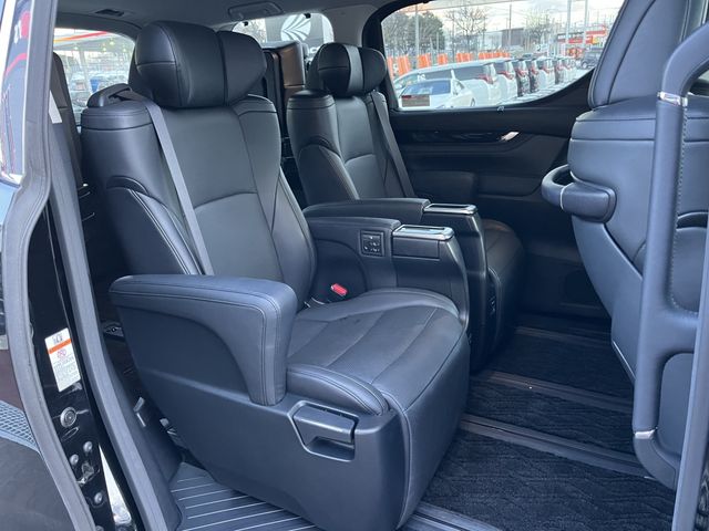 Toyota ALPHARD HYBRID 2018-11 67-4