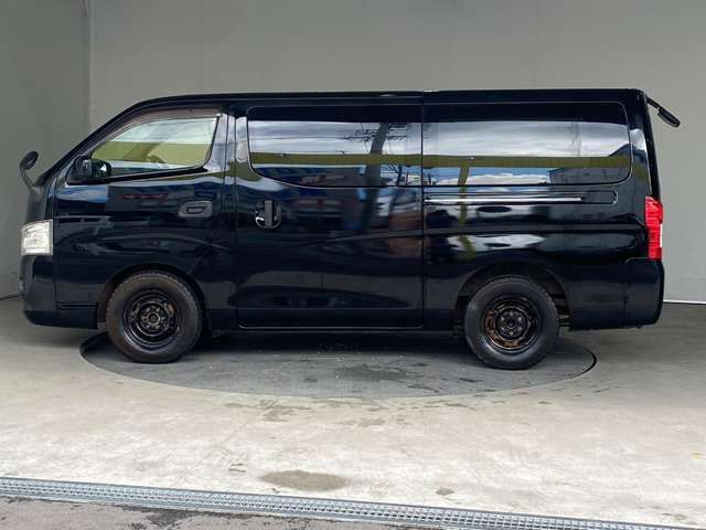 Nissan NV350 Caravan 2014-03 15458-13
