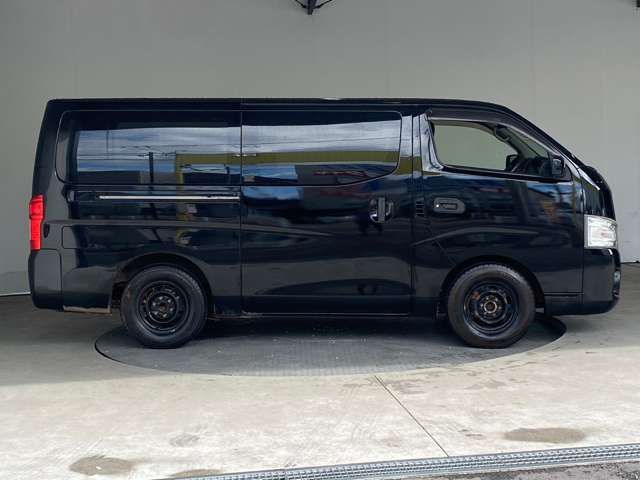 Nissan NV350 Caravan 2014-03 15458-9
