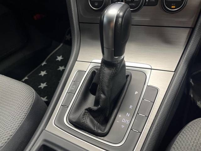 VolksWagen GOLF 2015-06 14564-11