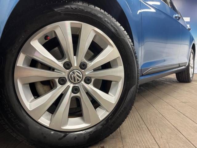 VolksWagen GOLF 2015-06 14564-14