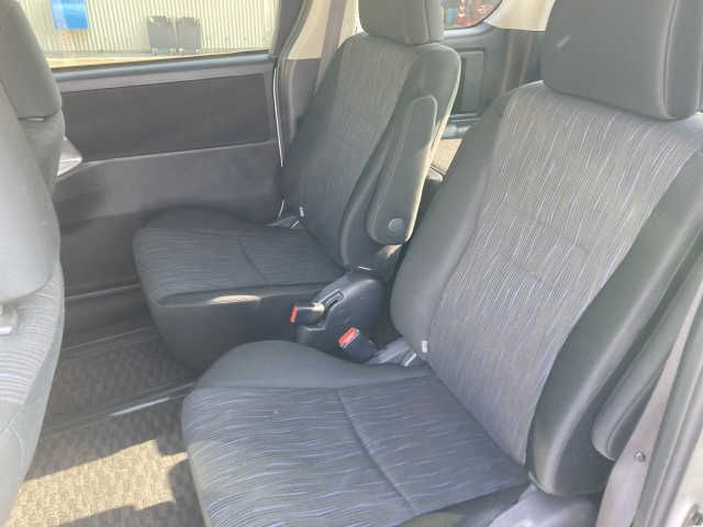 Toyota NOAH 2013-03 189639-4