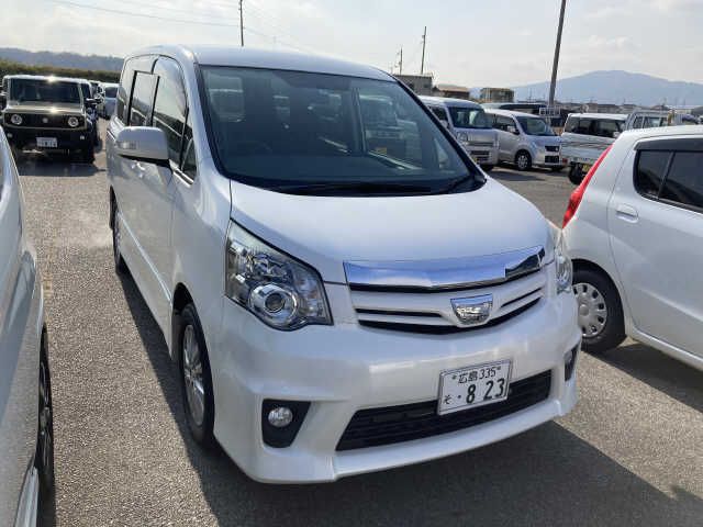 Toyota NOAH 2013-03 189639-0