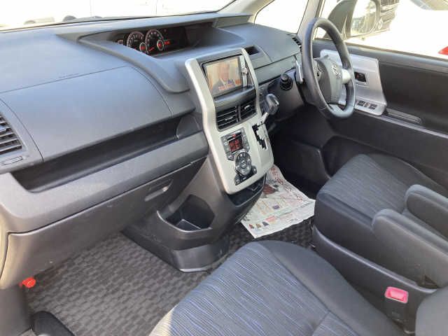 Toyota NOAH 2013-03 189639-3