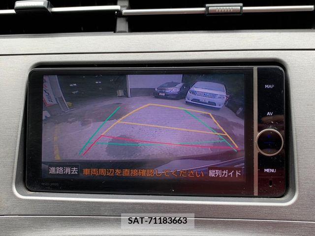 Toyota PRIUS 2013-02 282278-9