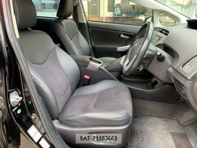 Toyota PRIUS 2013-02 282278-6