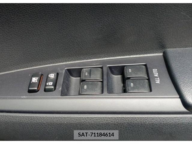 Toyota COROLLA AXIO 2017-04 264587-5