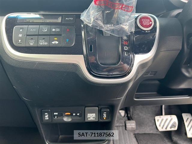 Honda N BOX CUSTOM 2017-01 201348-16