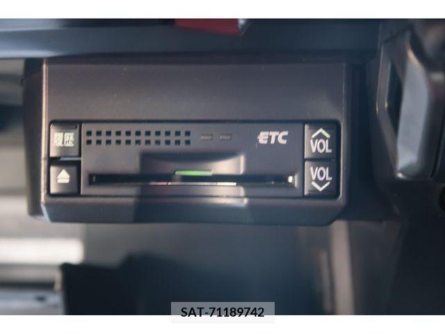 Lexus CT 2012-05 213706-16