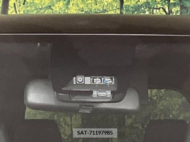 Toyota VOXY 2019-03 338425-2