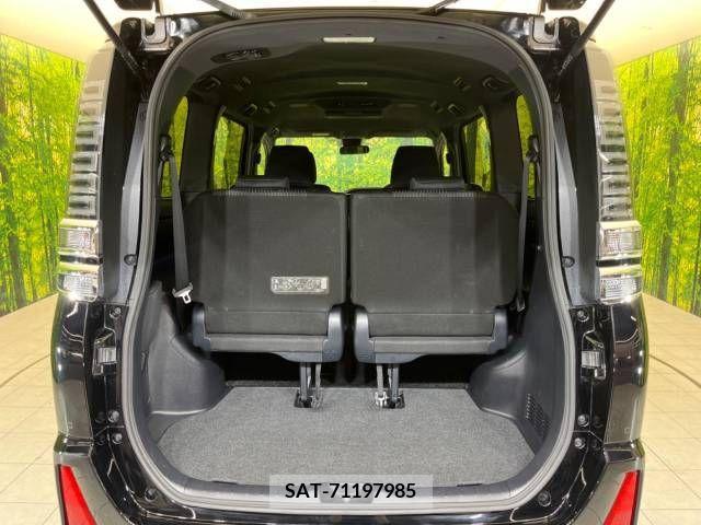 Toyota VOXY 2019-03 338425-11