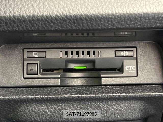 Toyota VOXY 2019-03 338425-7