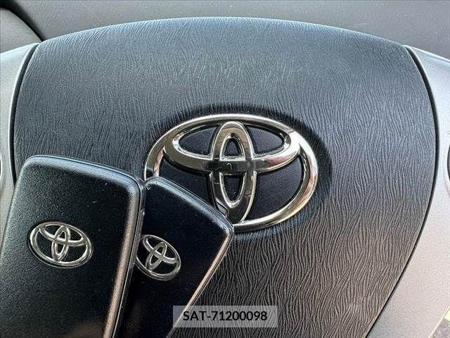 Toyota PRIUS 2010-02 227955-4