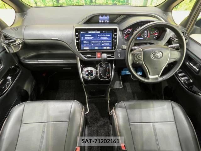 Toyota VOXY 2019-03 332531-1