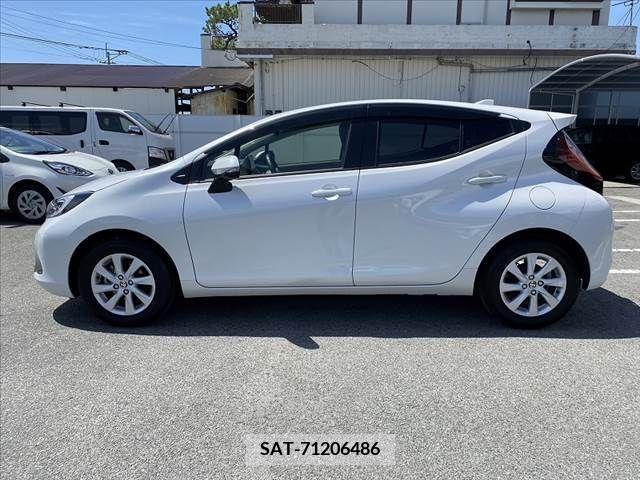 Toyota AQUA 2022-01 292144-10
