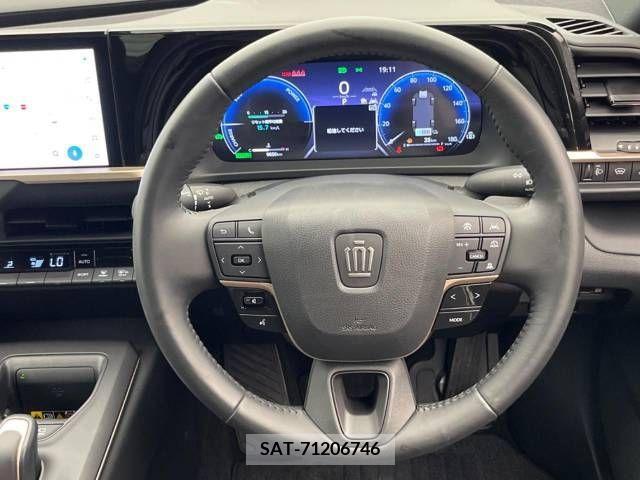 Toyota CROWN 2023-02 358178-11