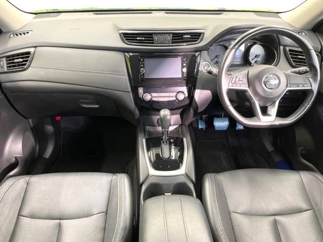 Nissan X-TRAIL 2017-07 12051-1
