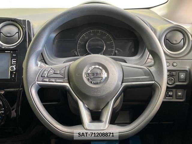 Nissan NOTE 2017-05 279976-11