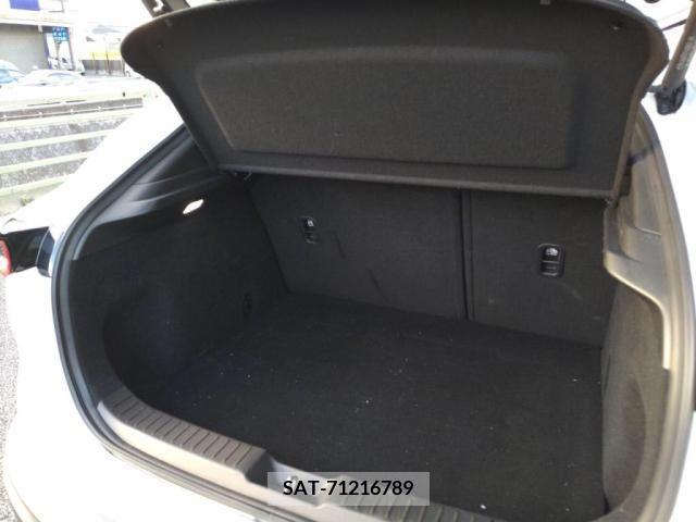 Mazda CX-30 2021-01 358526-27