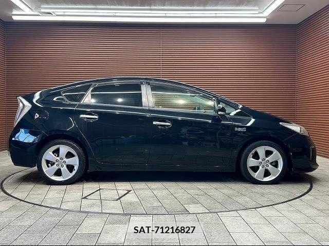 Toyota PRIUS PHV 2012-02 215970-14