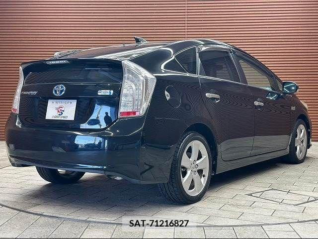 Toyota PRIUS PHV 2012-02 215970-11
