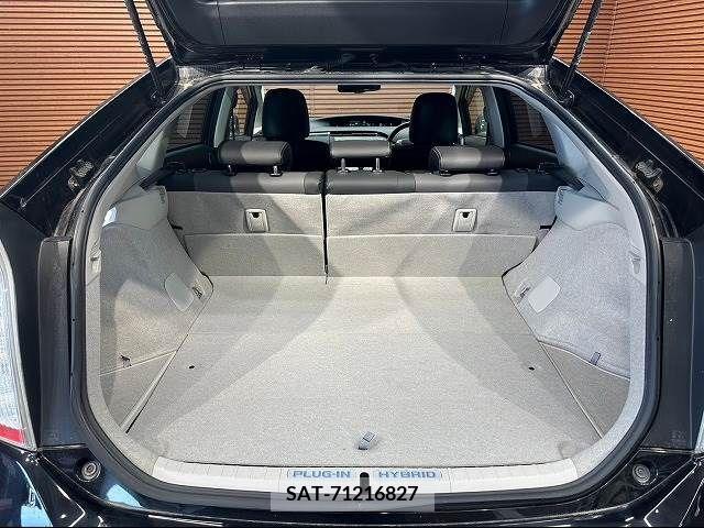 Toyota PRIUS PHV 2012-02 215970-19