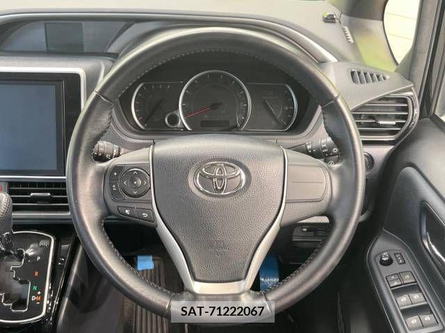Toyota VOXY 2016-11 336248-11