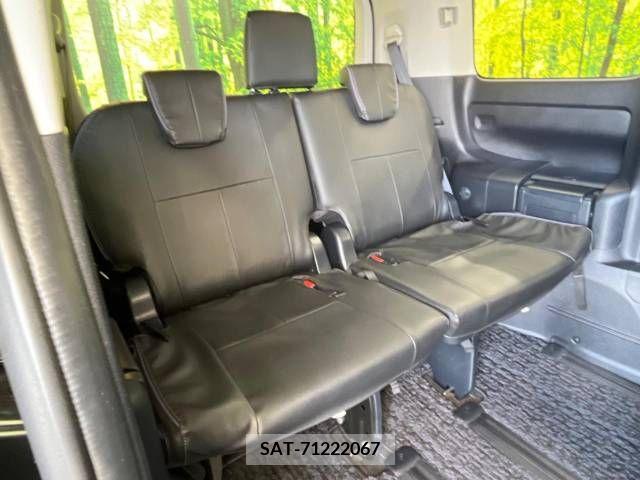 Toyota VOXY 2016-11 336248-9