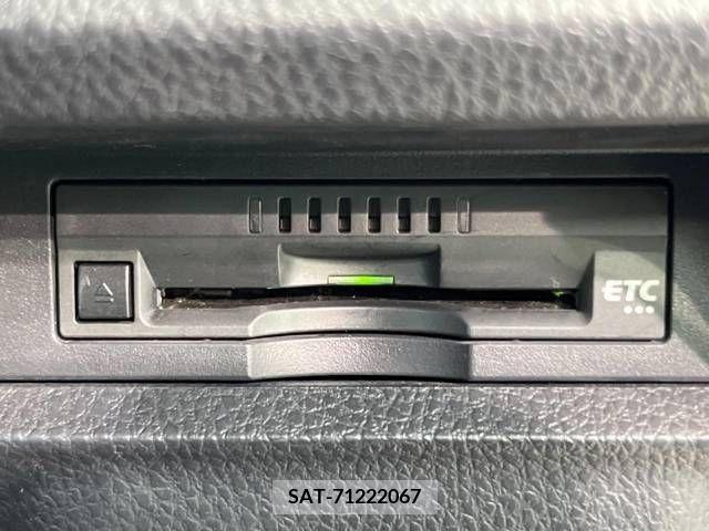 Toyota VOXY 2016-11 336248-6