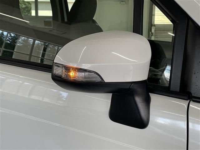Toyota PORTE 2014-01 11742-11