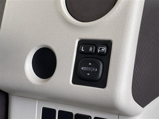Toyota PORTE 2014-01 11742-26