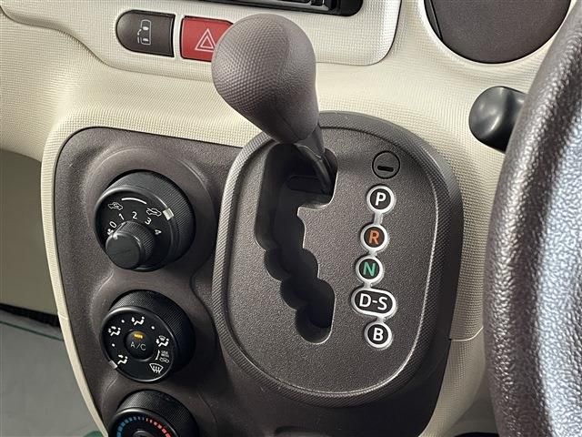 Toyota PORTE 2014-01 11742-22