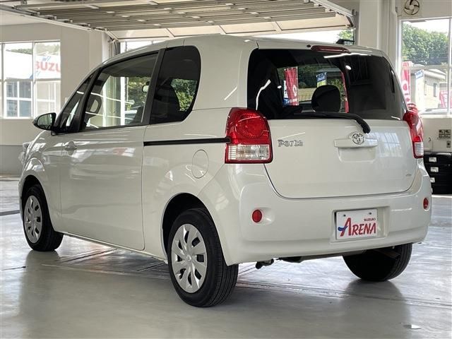 Toyota PORTE 2014-01 11742-6
