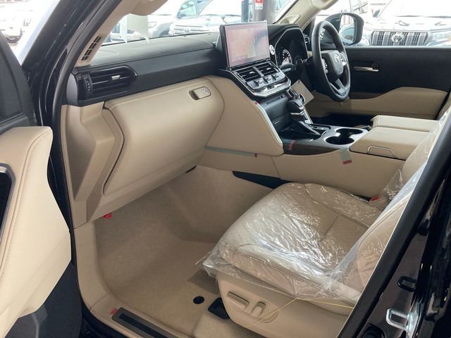 Toyota LAND CRUISER 2023-04 3660-29