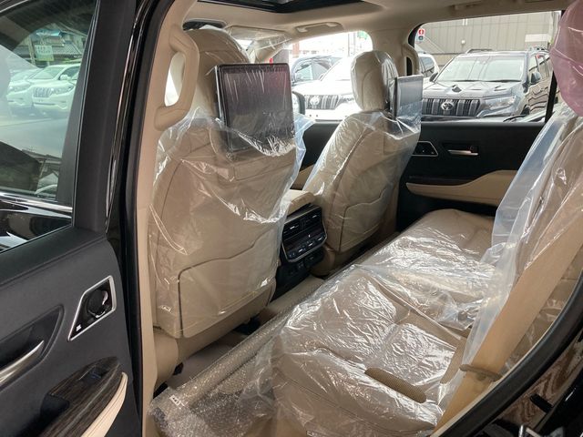 Toyota LAND CRUISER 2023-04 3660-28