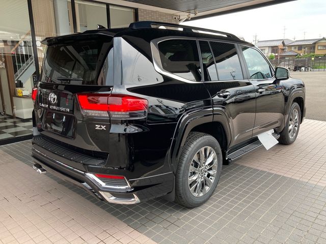 Toyota LAND CRUISER 2023-04 3660-5