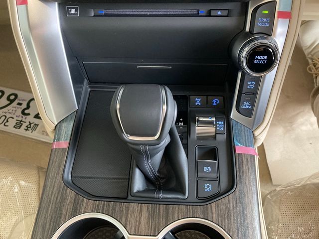 Toyota LAND CRUISER 2023-04 3660-19